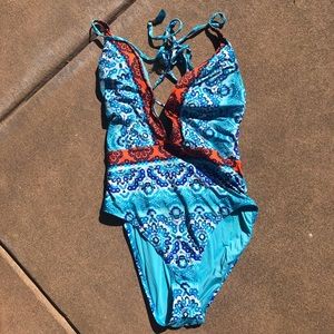 cute & colorful one piece!